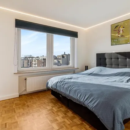 Апартаменты Fantastically Located Modern With Garage Available