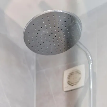 Апартаменты Fantastically Located Modern With Garage Available