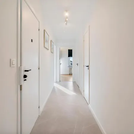 Fantastically Located Modern With Garage Available