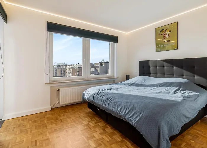 Apartment Fantastically Located Modern With Garage Available